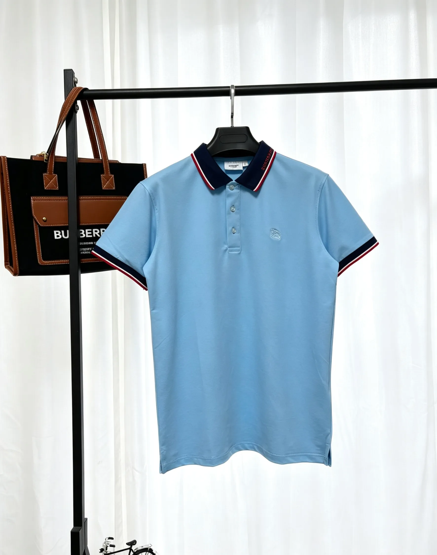 p105💰 BURBERRY ， Polo Classic Navy Blue ， Red BURBERRY ， ， ； Light Blue， ， ， ， 。 White ， ， 、 ， ， ， ， Light Blue 。 Size M-3XL